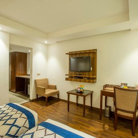 Hotel Arch International Ню Делхи Екстериор снимка
