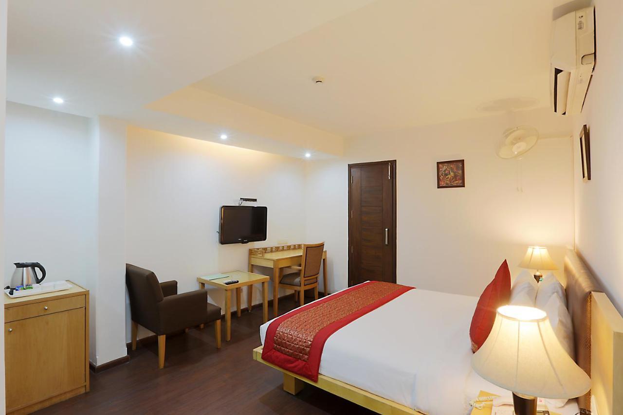Hotel Arch International Ню Делхи Екстериор снимка