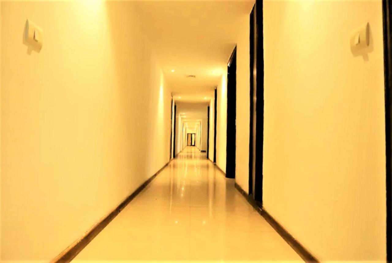 Hotel Arch International Ню Делхи Екстериор снимка