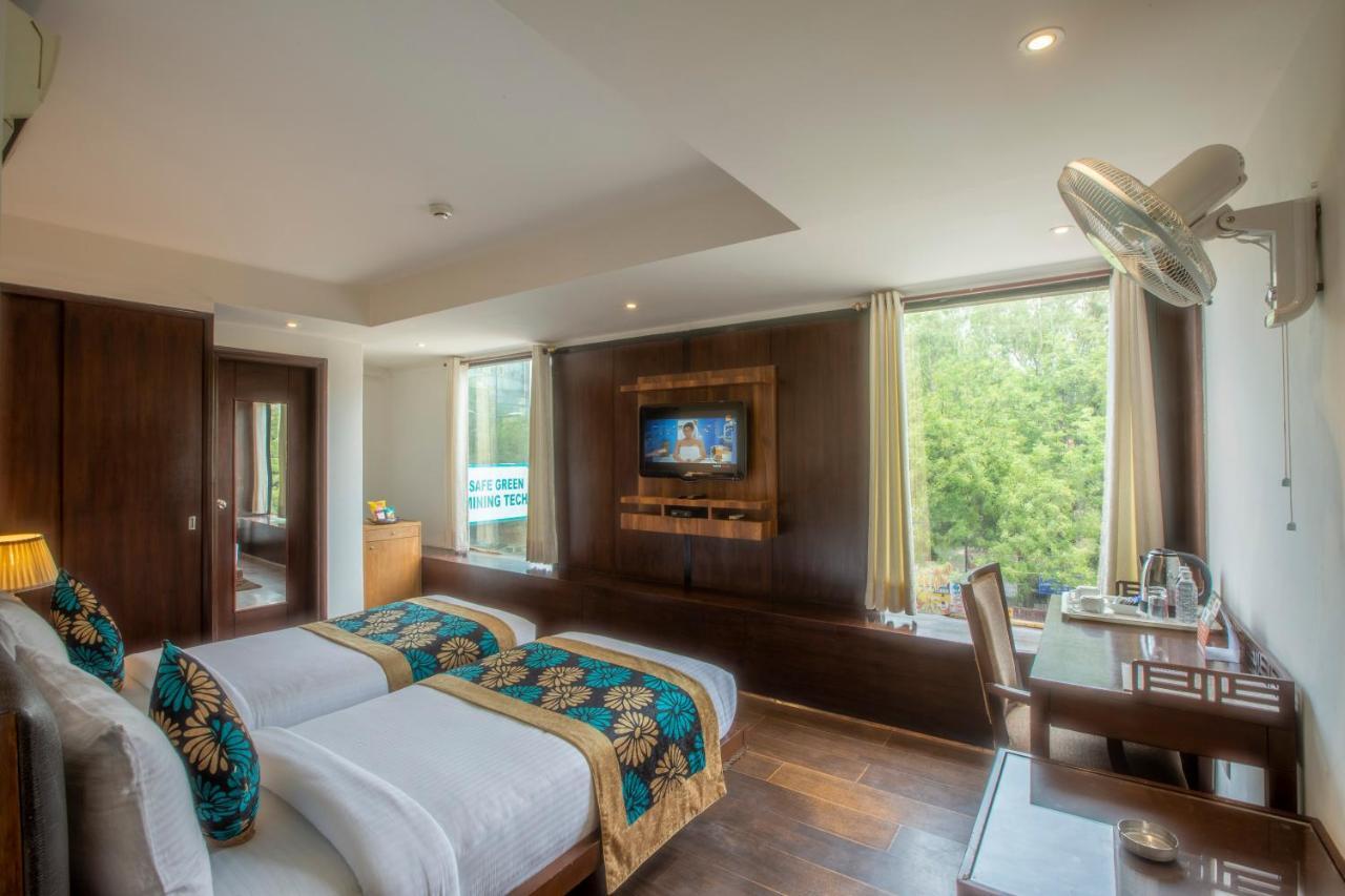 Hotel Arch International Ню Делхи Екстериор снимка
