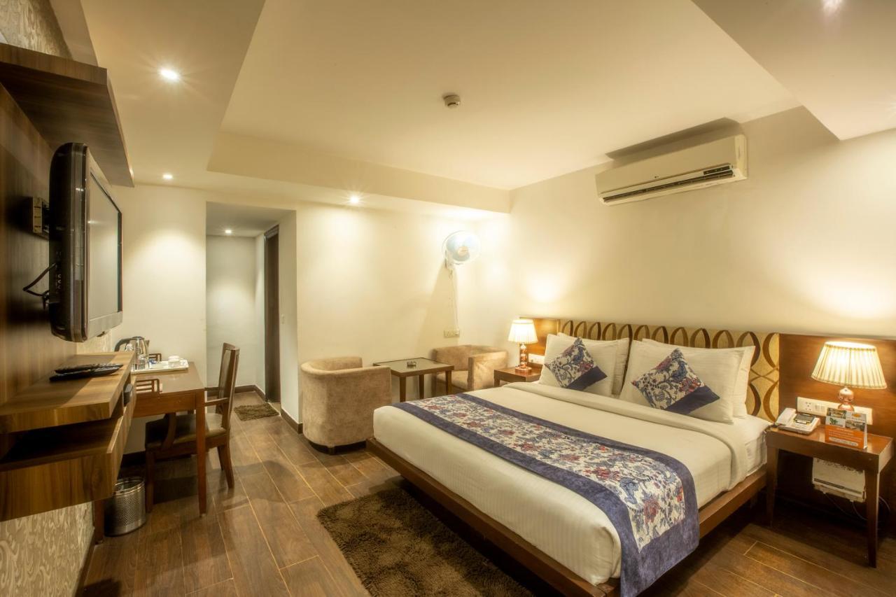 Hotel Arch International Ню Делхи Екстериор снимка